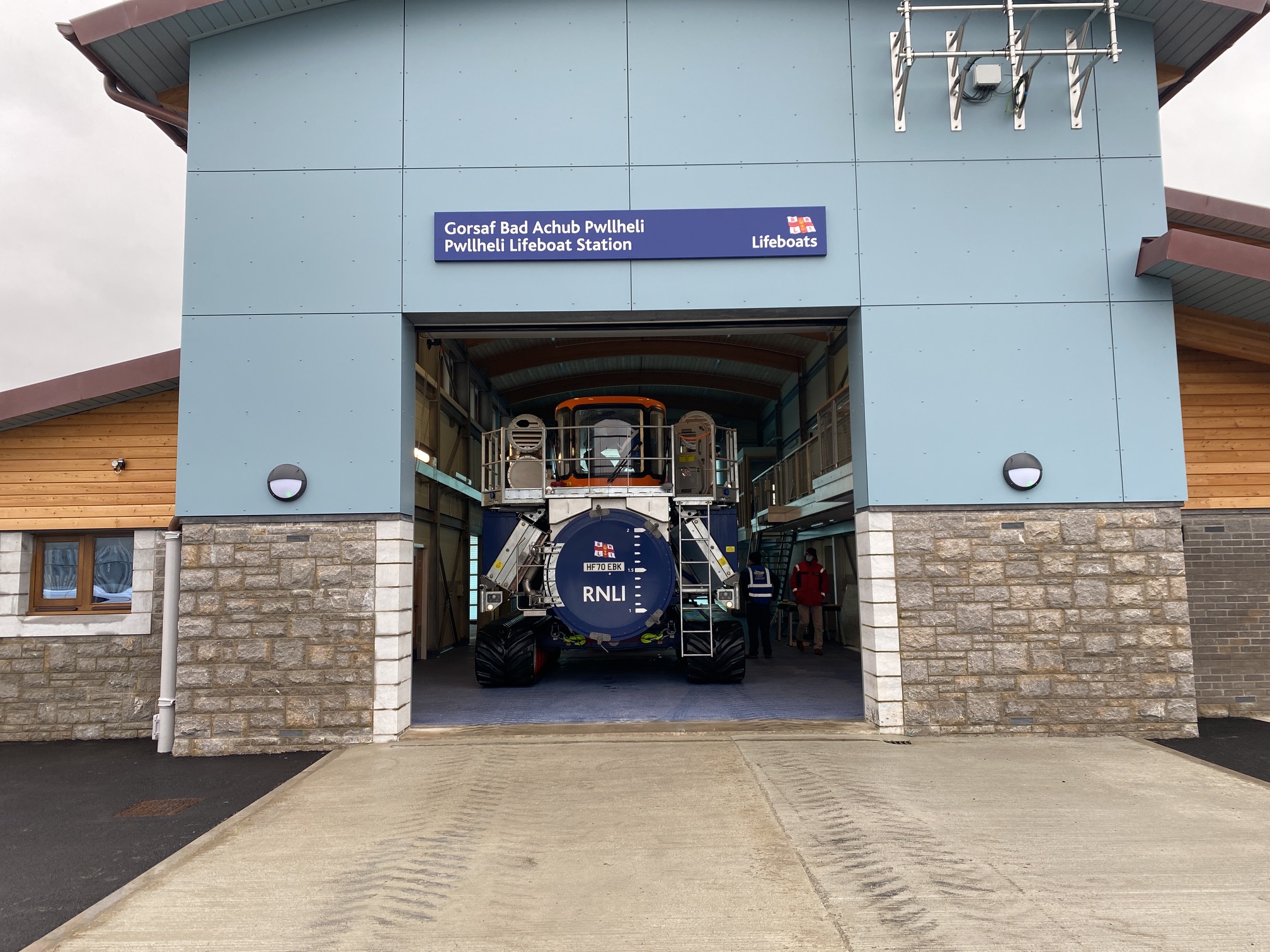 shannon launch and recovery system arrives in pwllheli ahead of training